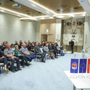 Realist-09102025_28_original