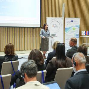 Realist-09102025_41_original