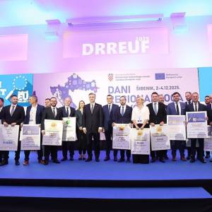 1000175905__original